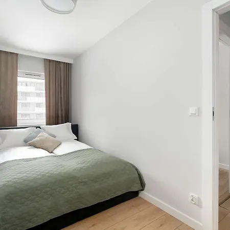 Beige And Two Bedroom In With Parking And Bathtub By Renters * 포즈난