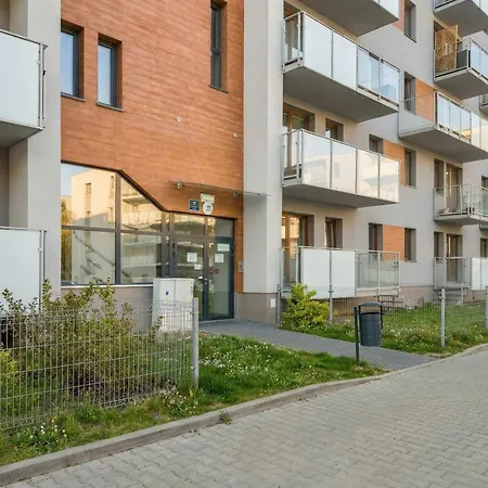 Beige And Two Bedroom In With Parking And Bathtub By Renters * 포즈난