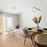 Beige And Two Bedroom In With Parking And Bathtub By Renters Appartamento *