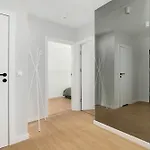 Beige And Two Bedroom In With Parking And Bathtub By Renters Appartamento