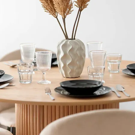 Beige And Two Bedroom In With Parking And Bathtub By Renters Apartamento *