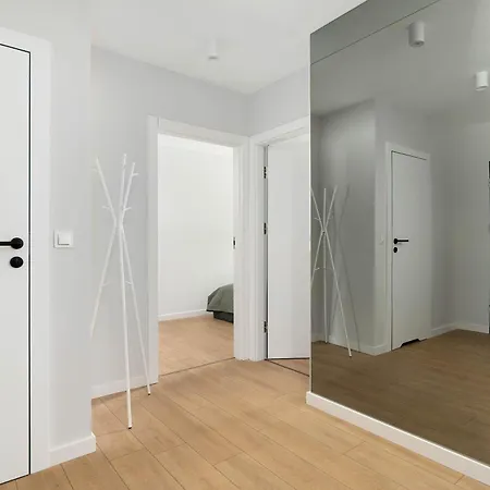 Beige And Two Bedroom In With Parking And Bathtub By Renters Appartamento