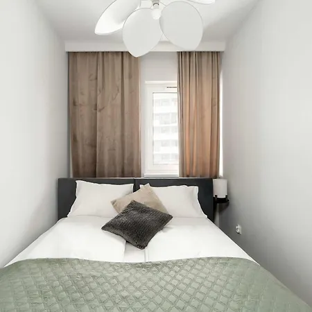 Appartamento Beige And Two Bedroom In With Parking And Bathtub By Renters *