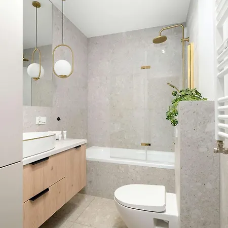 Beige And Two Bedroom In With Parking And Bathtub By Renters * Poznań