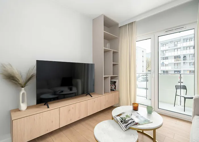 Daire Beige And Two Bedroom In With Parking And Bathtub By Renters Poznan