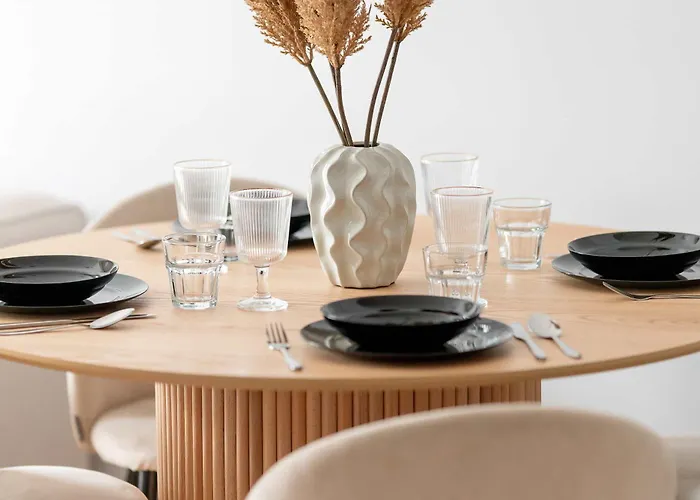 Beige And Two Bedroom In With Parking And Bathtub By Renters Apartamento *