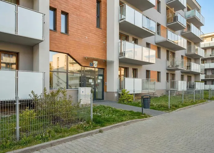 Beige And Two Bedroom In With Parking And Bathtub By Renters * Poznan